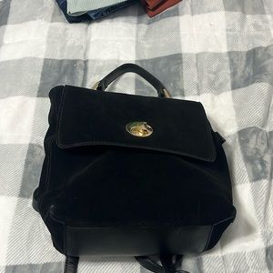 Francesca‘s backpack has some light wear as seen in pictures